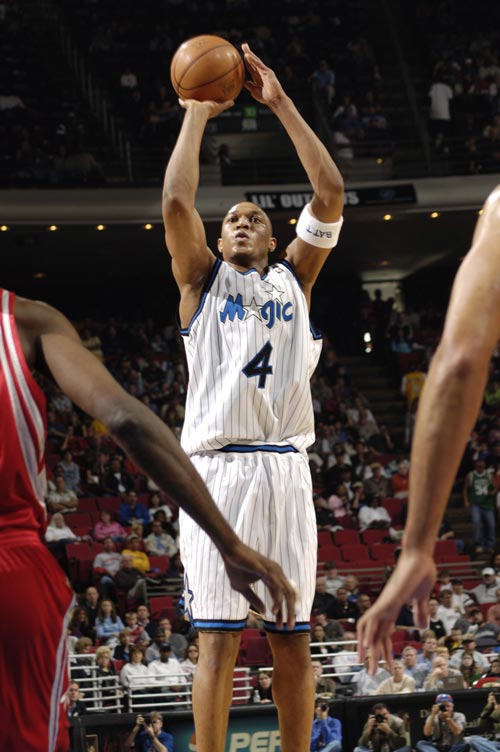 “征服北美”做礼，梅西送别老友（以“征战北美”为礼，梅西为老友送行）