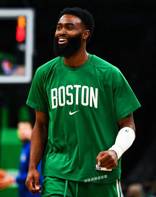 马卡：与中东和俄罗斯不同，美资正在通过收购改变欧洲足球（马卡：有别于中东与俄罗斯资本，美资正通过并购重塑欧洲足坛）