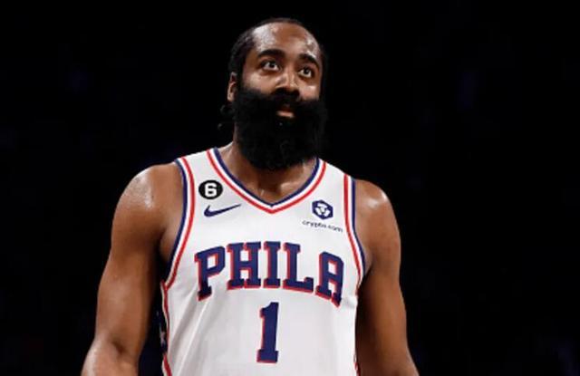 勇士&鹈鹕半场合计命中3记三分，命中率同为9.1%（勇士与鹈鹕半场三分共中3球，命中率均为9.1%）