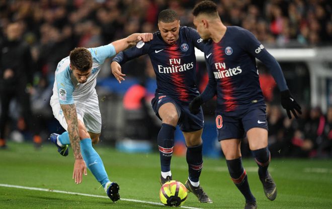 文化输出，巴西选手穿申花球衣参加绝地求生总决赛