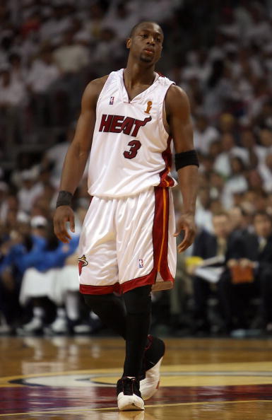 图赫尔：由于高温，我会考虑世界杯时让替补留在更衣室（图赫尔：受高温影响，或在世界杯让替补留在更衣室）