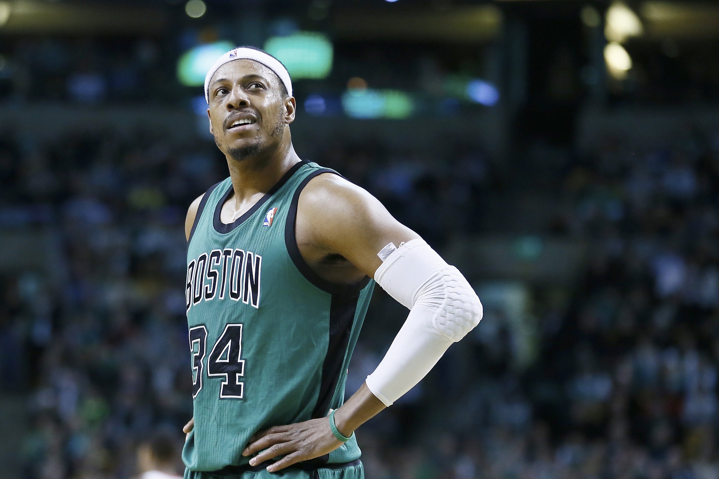 八年没在费城赢过了！湖人客场对阵76人已经遭遇了七连败（湖人近八年客战费城未尝胜绩，对76人惨遭七连败）