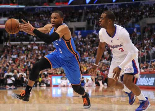 铁树开花，拜仁后卫约纳坦-塔斩获欧冠生涯首球（欧冠处子球到手，拜仁后卫约纳坦-塔终于破荒）