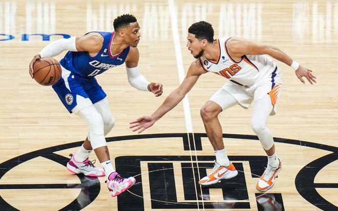 4-1打爆副班长！曼联3轮不败：只差第4名1分 31岁队长2射1传造3球（4-1痛击倒数第二！曼联联赛3轮不败，仅距第4名1分，31岁队长梅开二度送助攻独造3球）