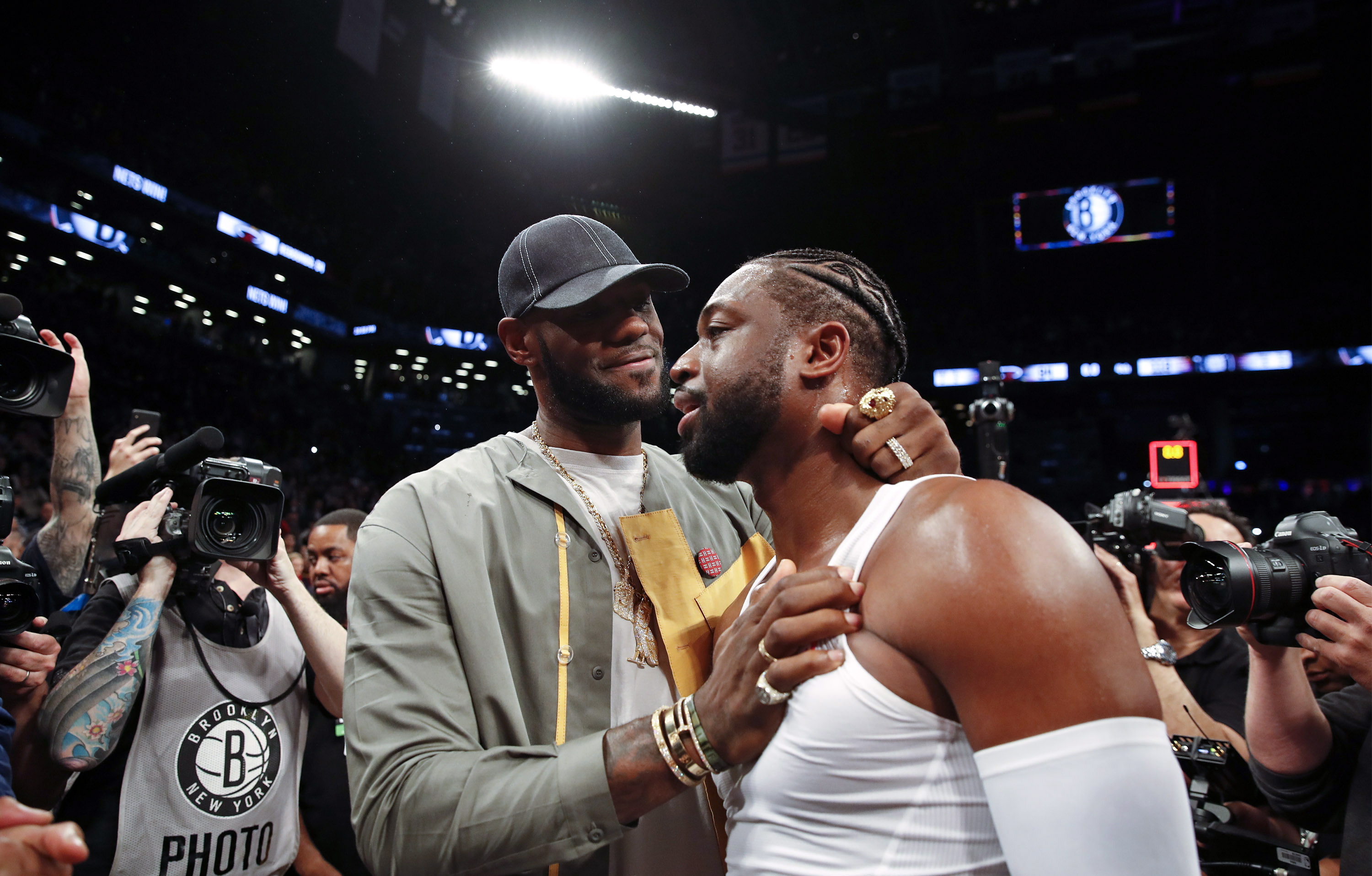 2025非洲足球先生最终入围名单：阿什拉夫、萨拉赫、奥斯梅恩（阿什拉夫、萨拉赫、奥斯梅恩入选2025非洲足球先生最终候选名单）