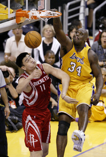 减压，图片报：多特高层几乎每周都与乔布进行单独交流（《图片报》：为减压，多特高层几乎每周与乔布单独沟通）